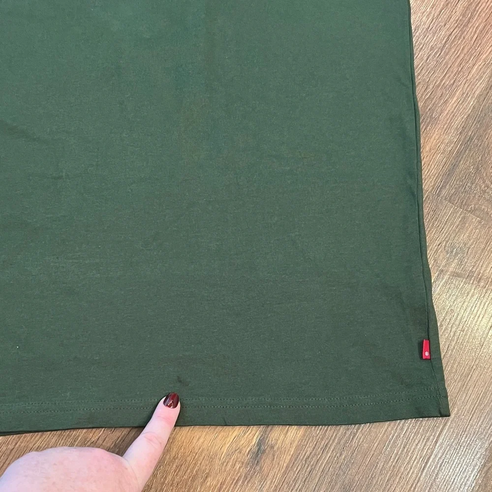 Embroidered Levi's Forest Green Logo Tee - Picture 3 of 5
